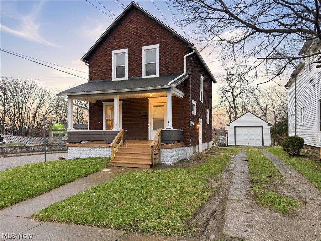 Photo of 702 Dickson Street, Youngstown, OH 44502 (MLS # 5193525)