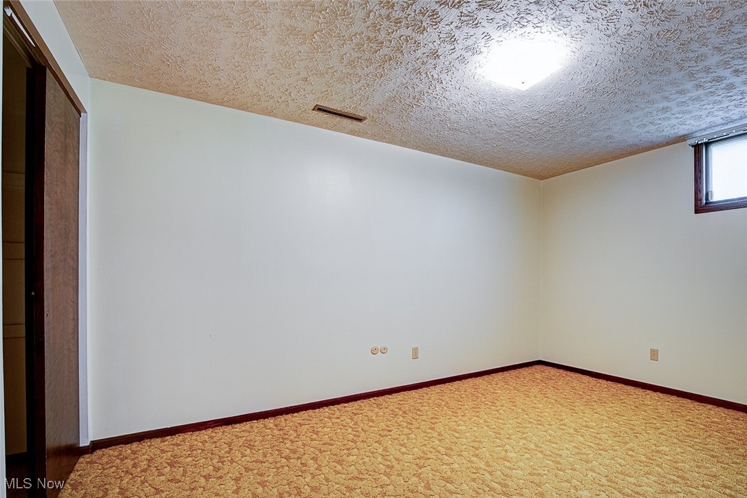 5375 Hillview Circle, Canton, Ohio image 27