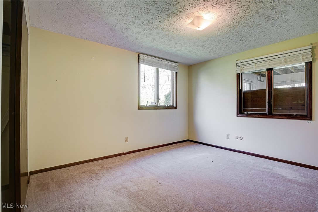 5375 Hillview Circle, Canton, Ohio image 29