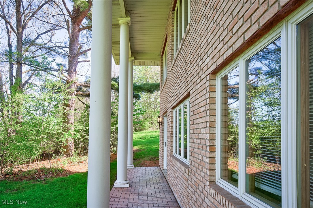 5375 Hillview Circle, Canton, Ohio image 36
