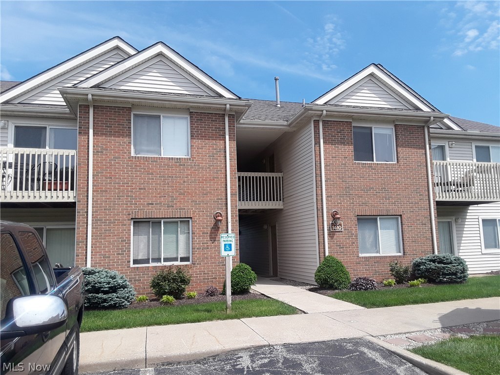 Great location! Close to retail, shopping restaurants, expressway, golf, and much more. The amenities include pool access, exercise room, and community room. Condo located on second floor with rooftop views. Walk in to the open floor plan, vaulted ceilings, freshly painted with earth tone colors, modern flooring, and newer appliances. Apartment will include washer and dryer. All adult applicants must apply online requiring an $35 application fee. Those with evictions or criminal history will not be considered.