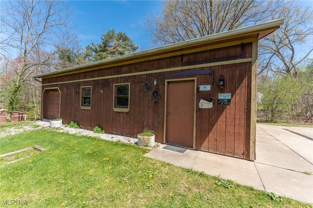 9557 Hoose Road, Mentor, Ohio image 22