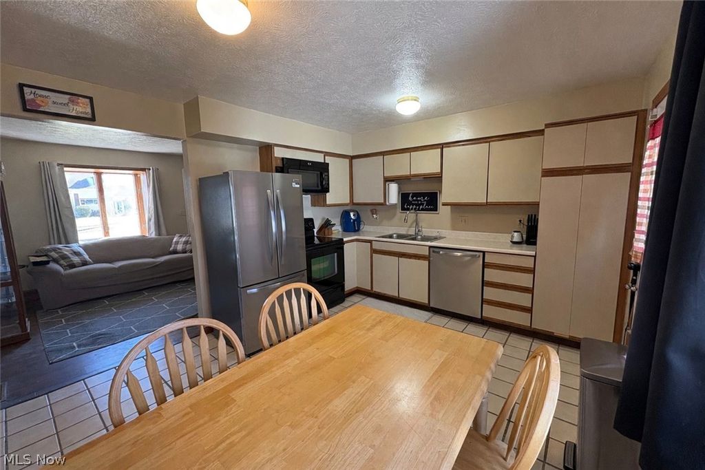 Photo of 50 N Main Street, Austintown, OH 44515 (MLS # 5189895)