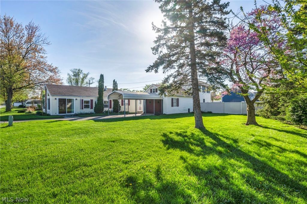 Photo of 143 Oneida Trail, Sandusky, OH 44870 (MLS # 5203082)