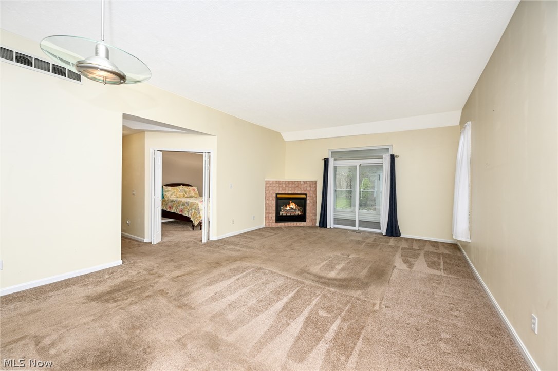 Homes/Emerald Rdg Condo Ph 01 - Residential