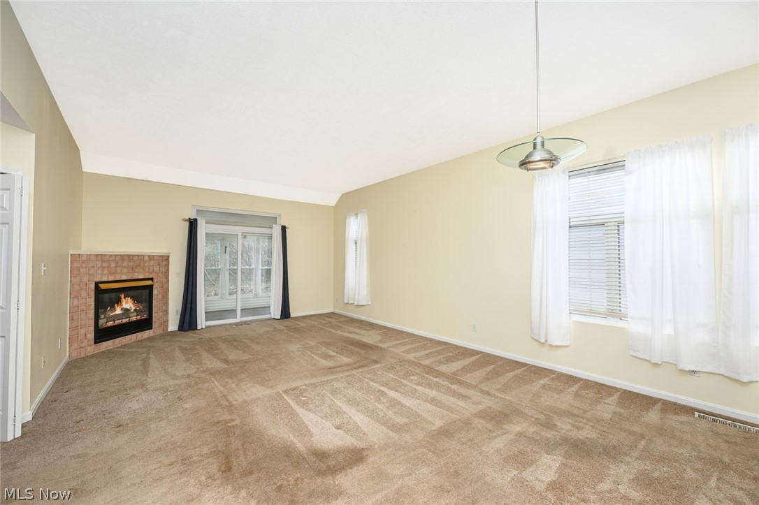 Homes/Emerald Rdg Condo Ph 01 - Residential