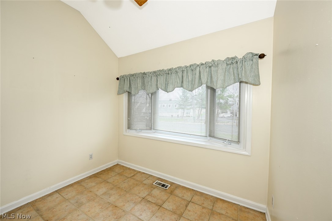 Homes/Emerald Rdg Condo Ph 01 - Residential