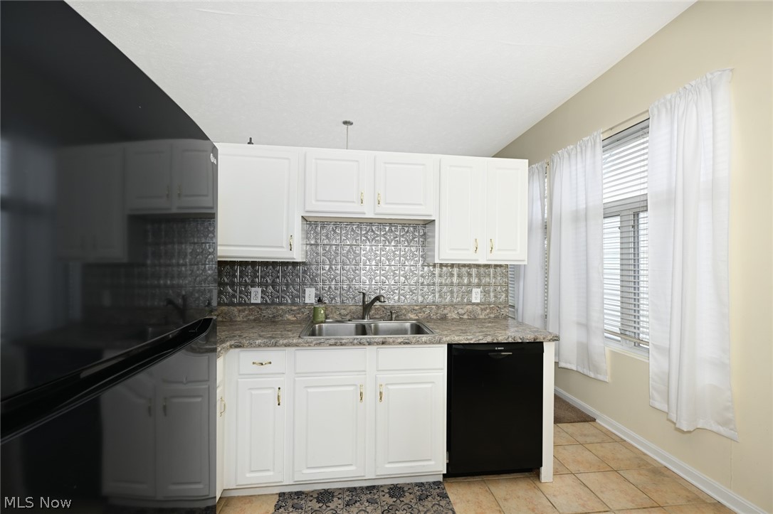 Homes/Emerald Rdg Condo Ph 01 - Residential