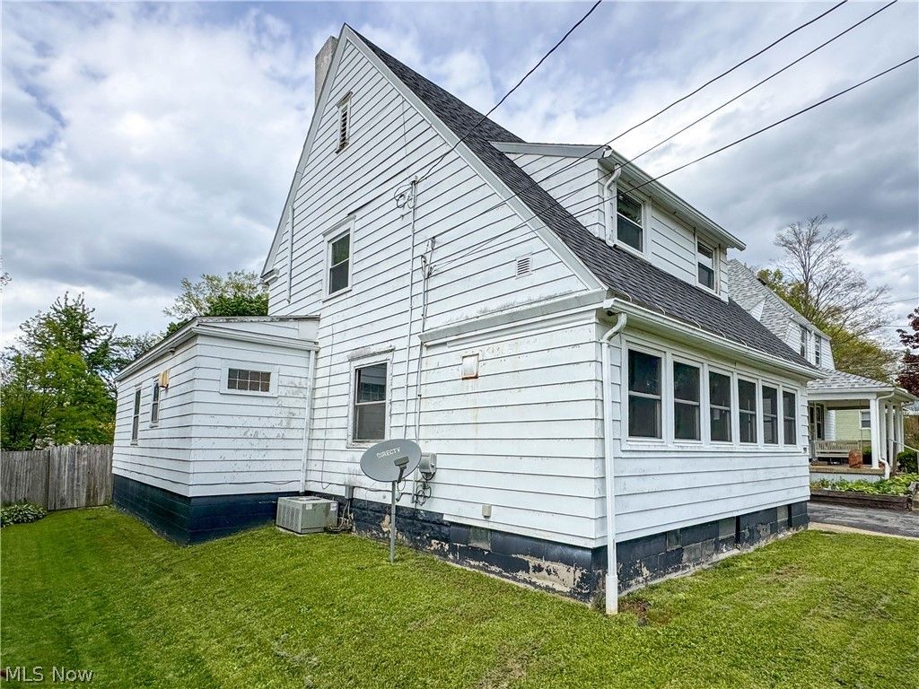 Photo of 552 E 8th Street, Salem, OH 44460 (MLS # 5209274)