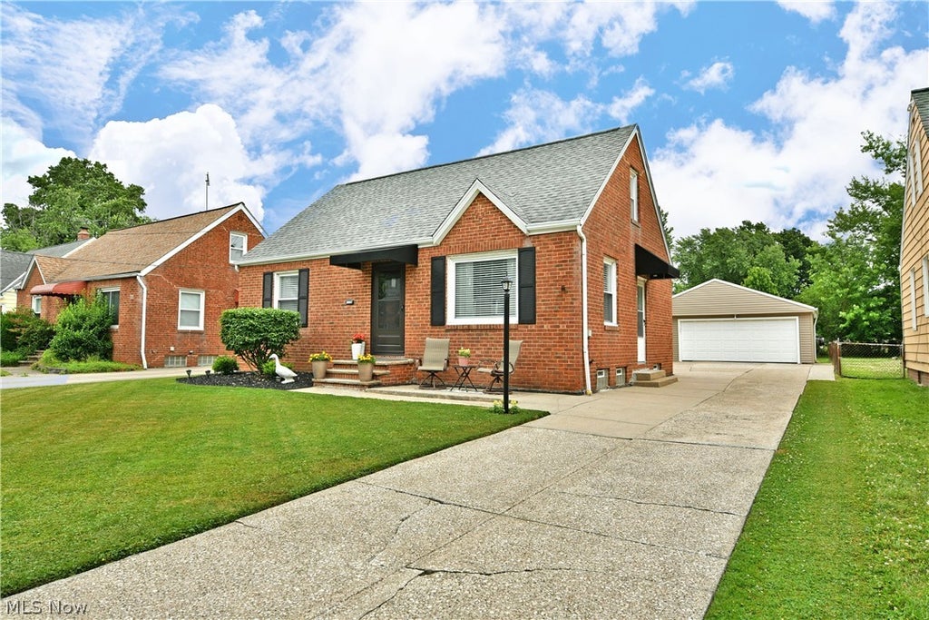 Photo of 1239 Churchill Road, Lyndhurst, OH 44124 (MLS # 5219673)
