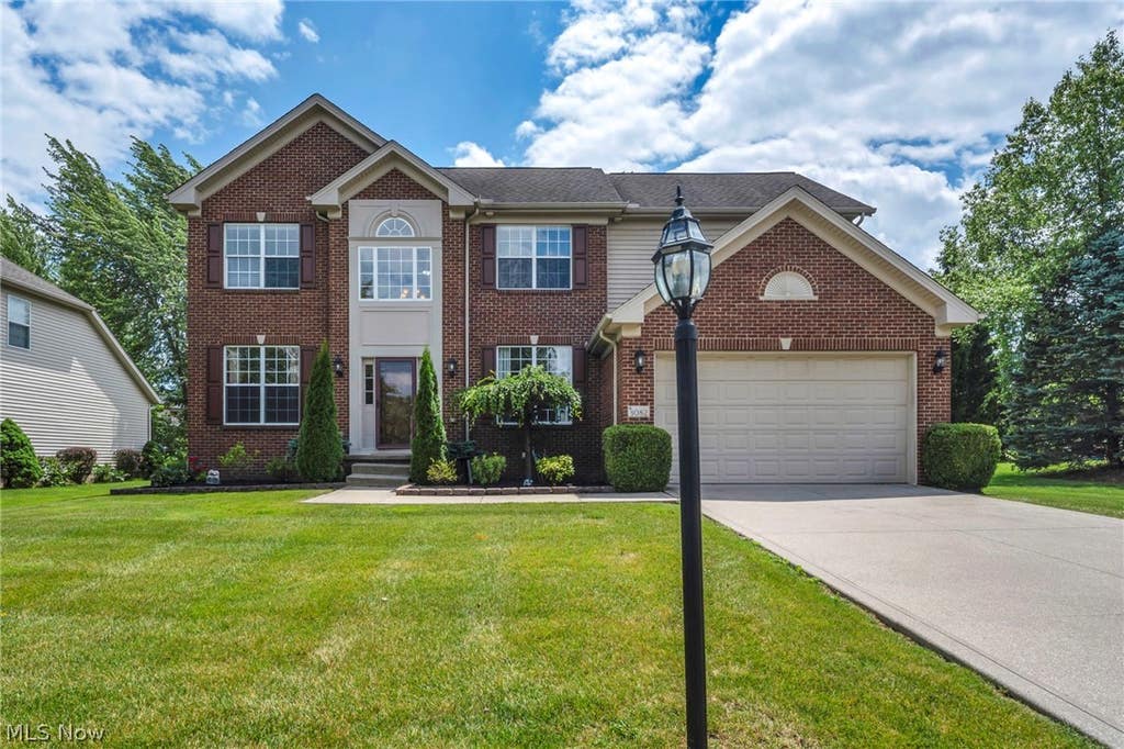 Photo of 3082 Willowbrook DR, Aurora, OH 44202 (MLS # 5220717)