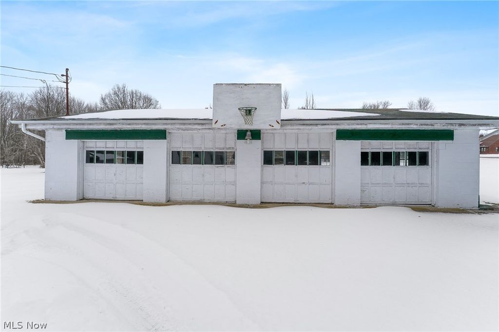 Photo of 5160 Oak Street, Lowellville, OH 44436 (MLS # 5187027)