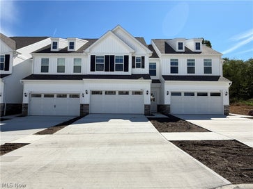 940-4 Memory Lane Aurora OH 44202