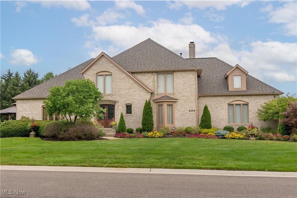 Photo of 6205 Bertram Avenue NW, Canton, OH 44718 (MLS # 5173711)