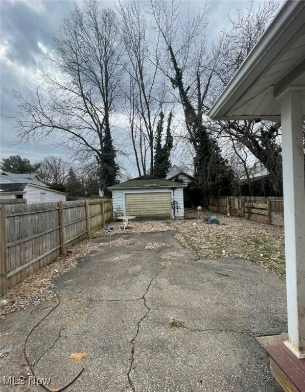 V D Emmons Trustee 04 Arlingt - Residential