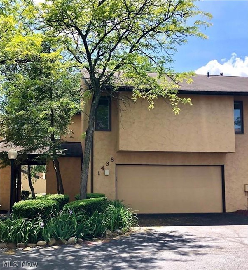 Windchimes On Summit - Residential