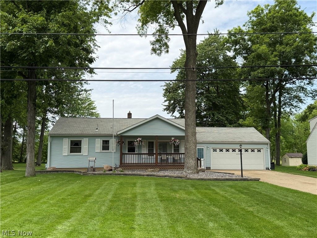 Photo of 5851 Louise Avenue NW, Warren, OH 44483 (MLS # 5209291)