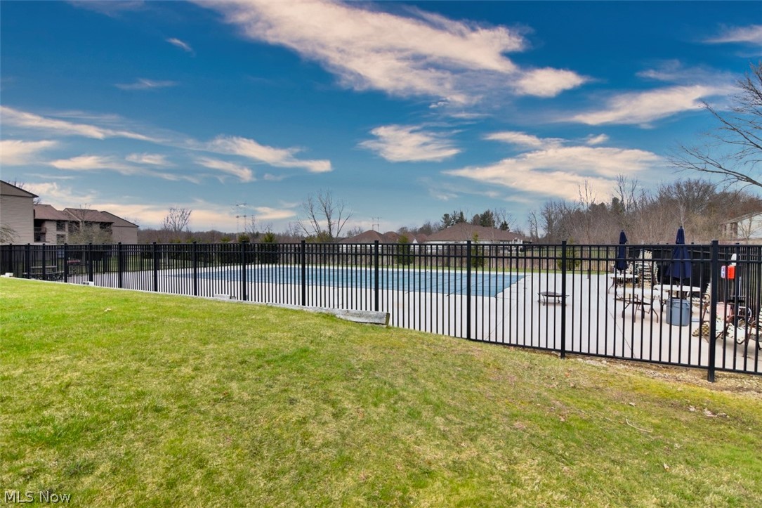 Oak Knolls Condo - Residential