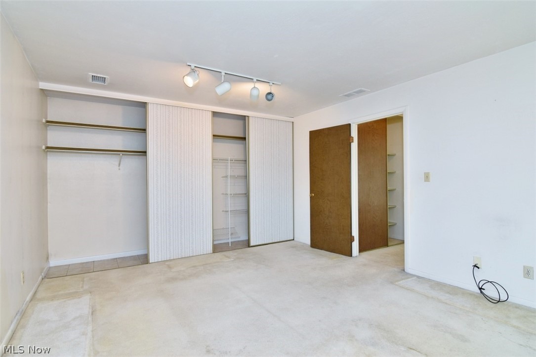 Oak Knolls Condo - Residential