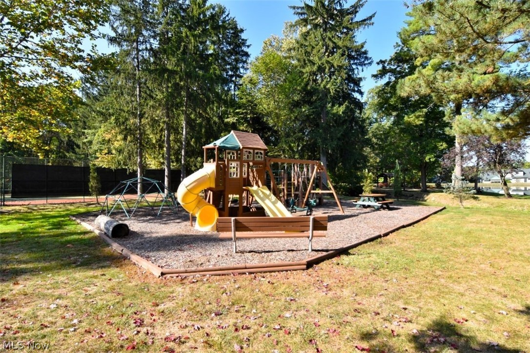 Oak Knolls Condo - Residential