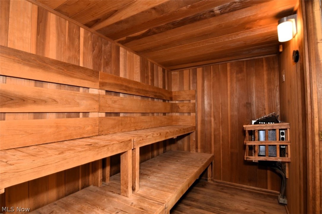 Oak Knolls Condo - Residential