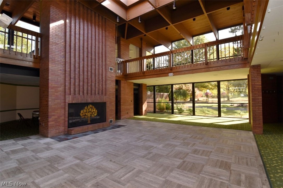 Oak Knolls Condo - Residential