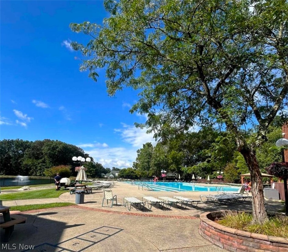 Oak Knolls Condo - Residential