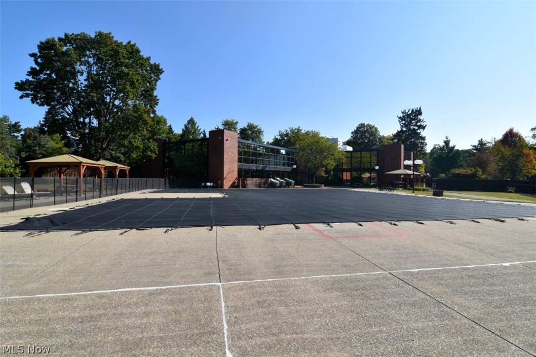 Oak Knolls Condo - Residential