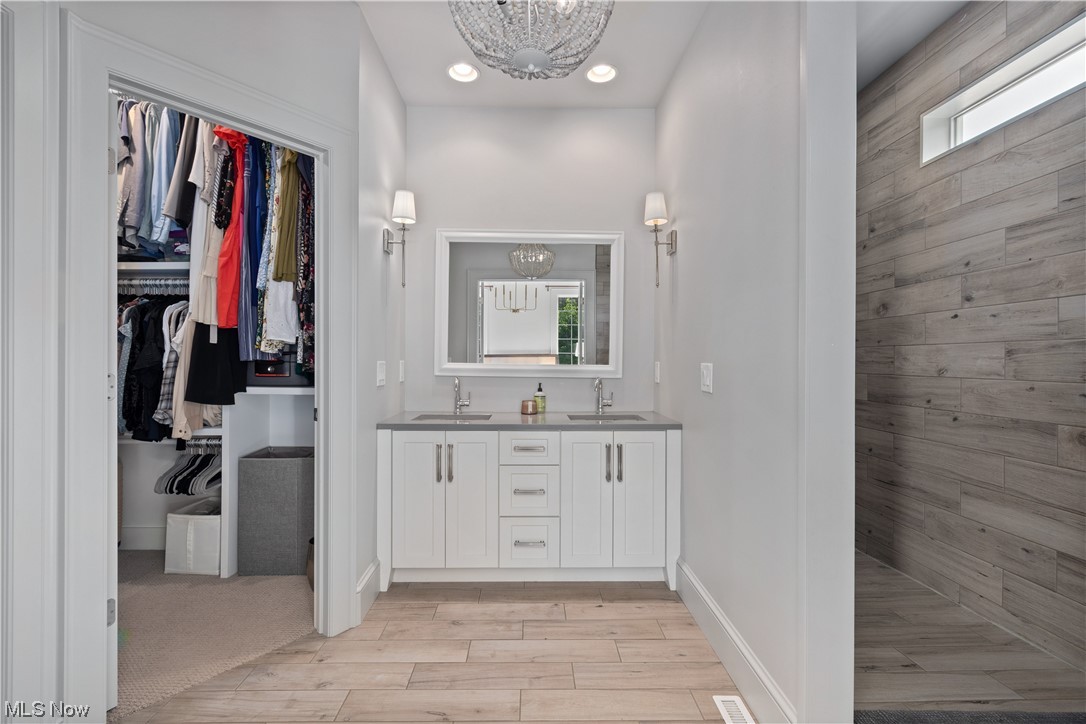 Sharon Hllls Estate - Residential