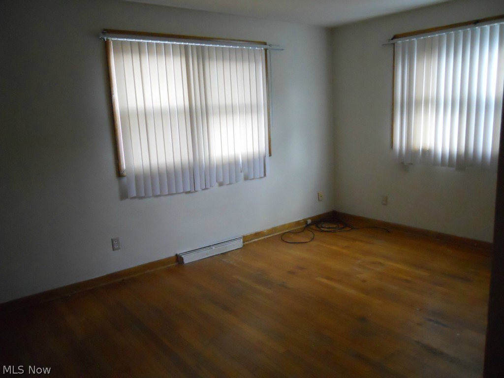 I Valley Stream 6 - Residential Income