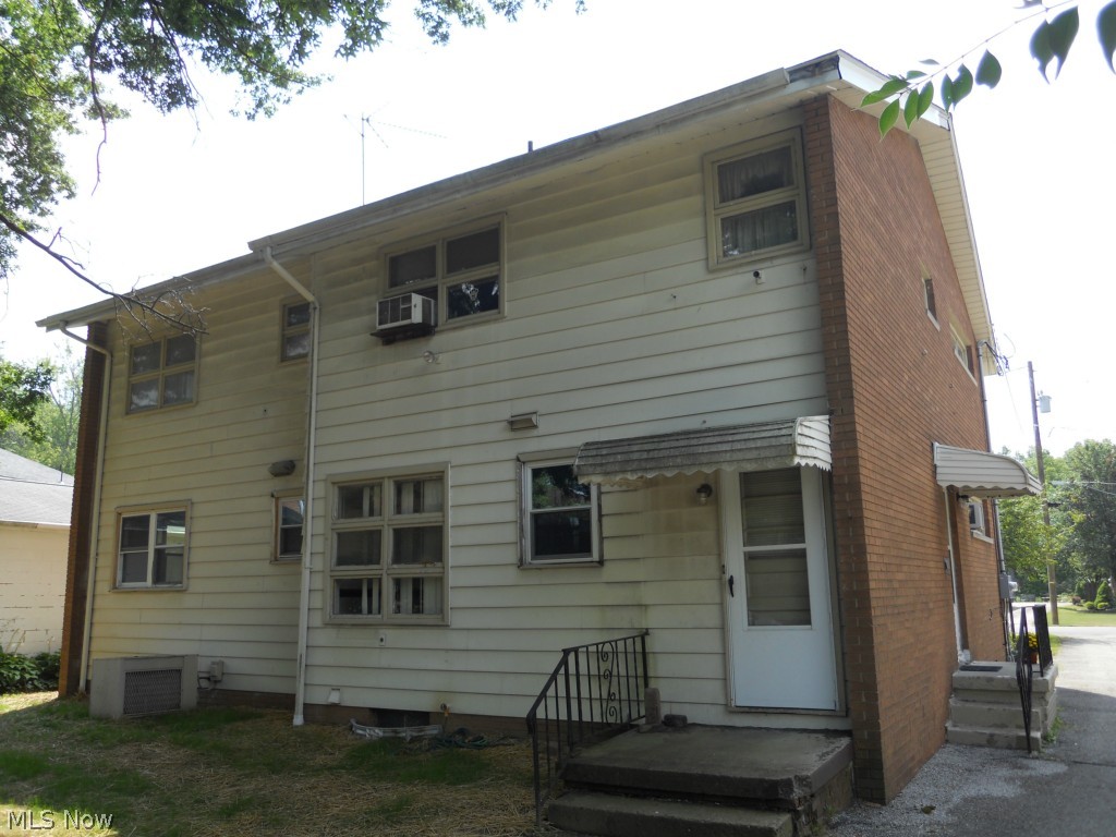 I Valley Stream 6 - Residential Income