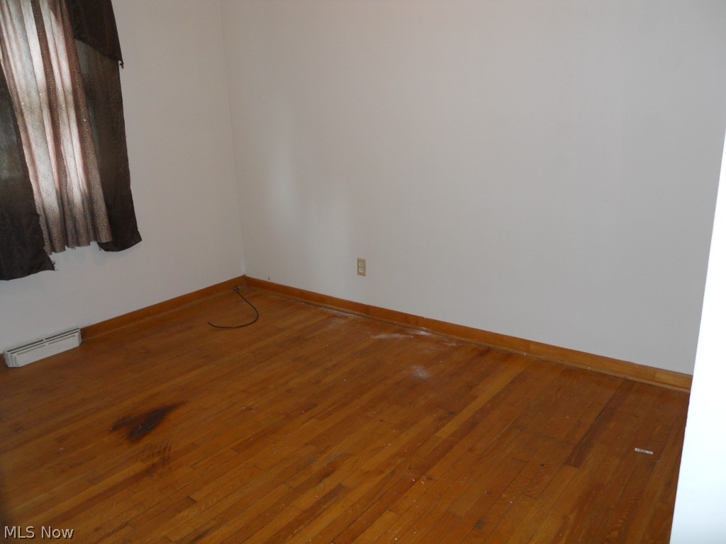 I Valley Stream 6 - Residential Income