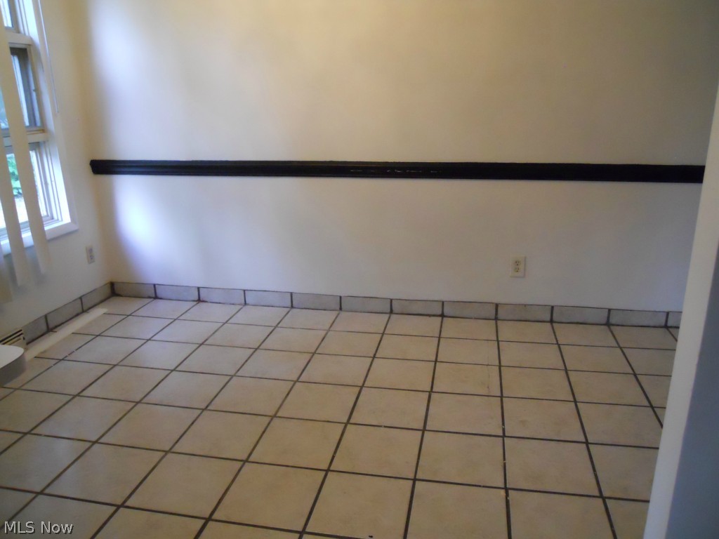 I Valley Stream 6 - Residential Income