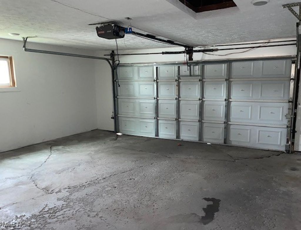 Photo of 8768 Parkdale Drive, North Royalton, OH 44133 (MLS # 5176947)