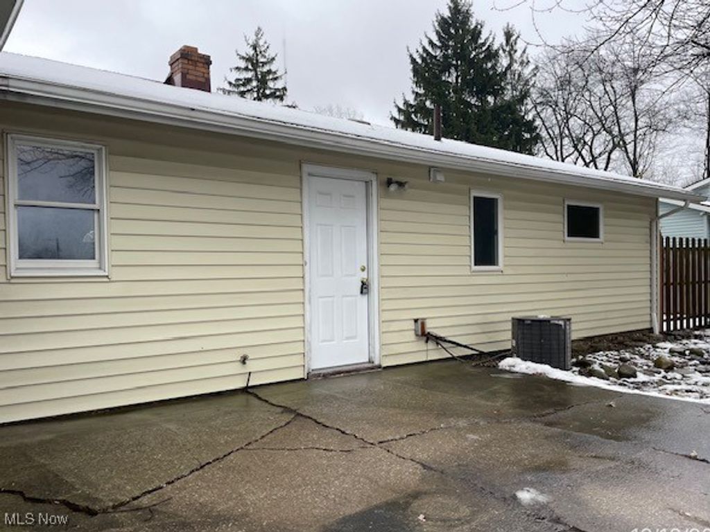 Photo of 8768 Parkdale Drive, North Royalton, OH 44133 (MLS # 5176947)