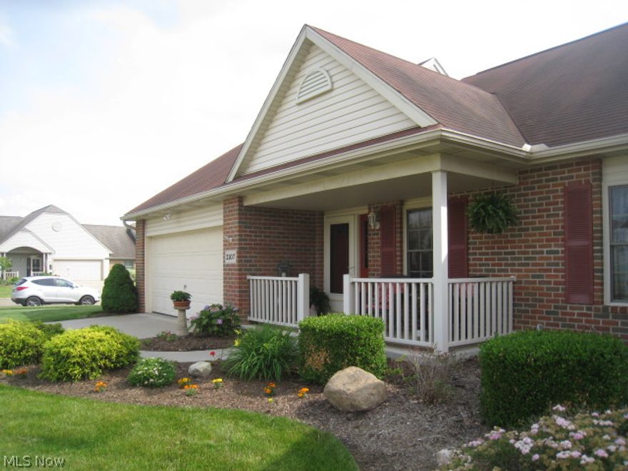 This lovely condo offers all newer appliances, new carpet and paint. 2 Bedrooms, 2 baths with granite countertops, first floor Master Bedroom, Spacious Great Room with Fireplace and Loft. Rec Room in basement. Convenient walking paths and sidewalks.