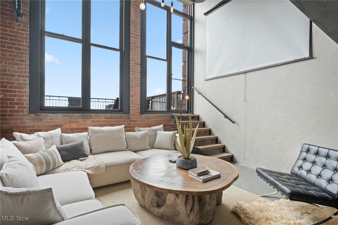 1133 W 9th Street 315