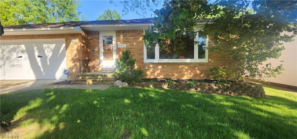 Photo of Warrensville Heights, OH 44128 (MLS # 5214637)