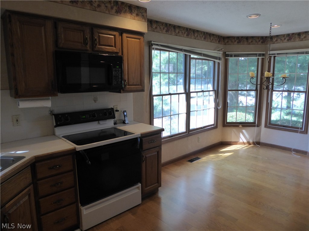 Lakeside Condos/King James Nor - Residential