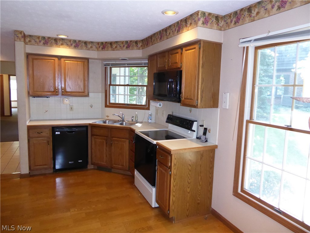 Lakeside Condos/King James Nor - Residential