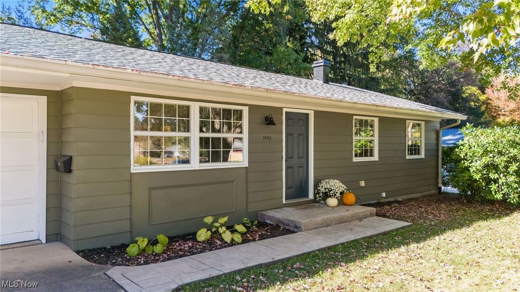 Photo of 3682 Vira Road, Stow, OH 44224 (MLS # 5174400)