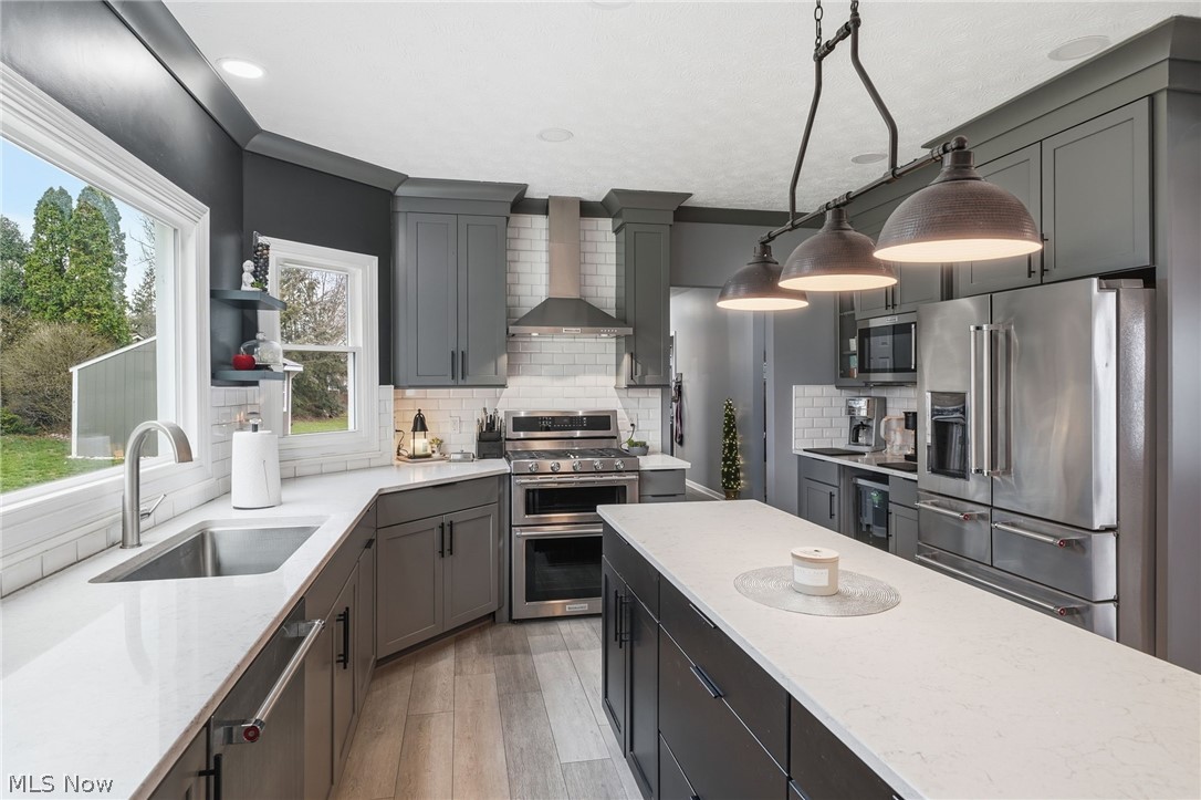 Williamsburg Village Estates - Residential