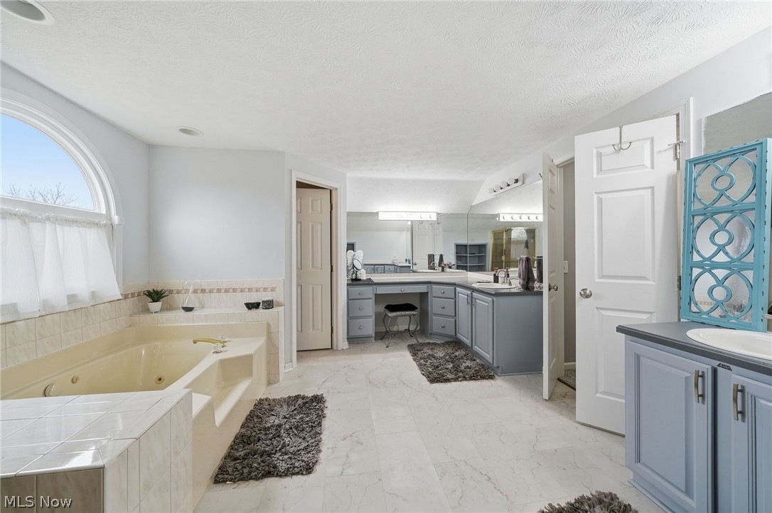 Williamsburg Village Estates - Residential