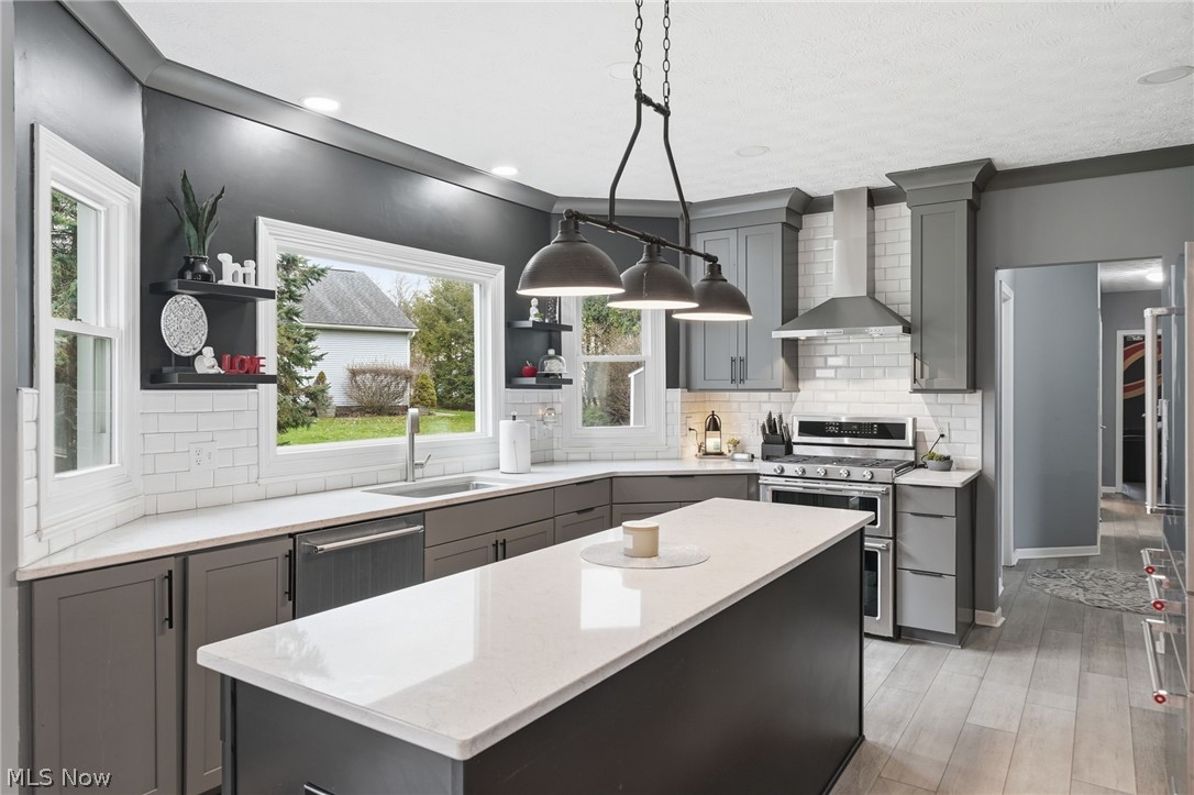 Williamsburg Village Estates - Residential