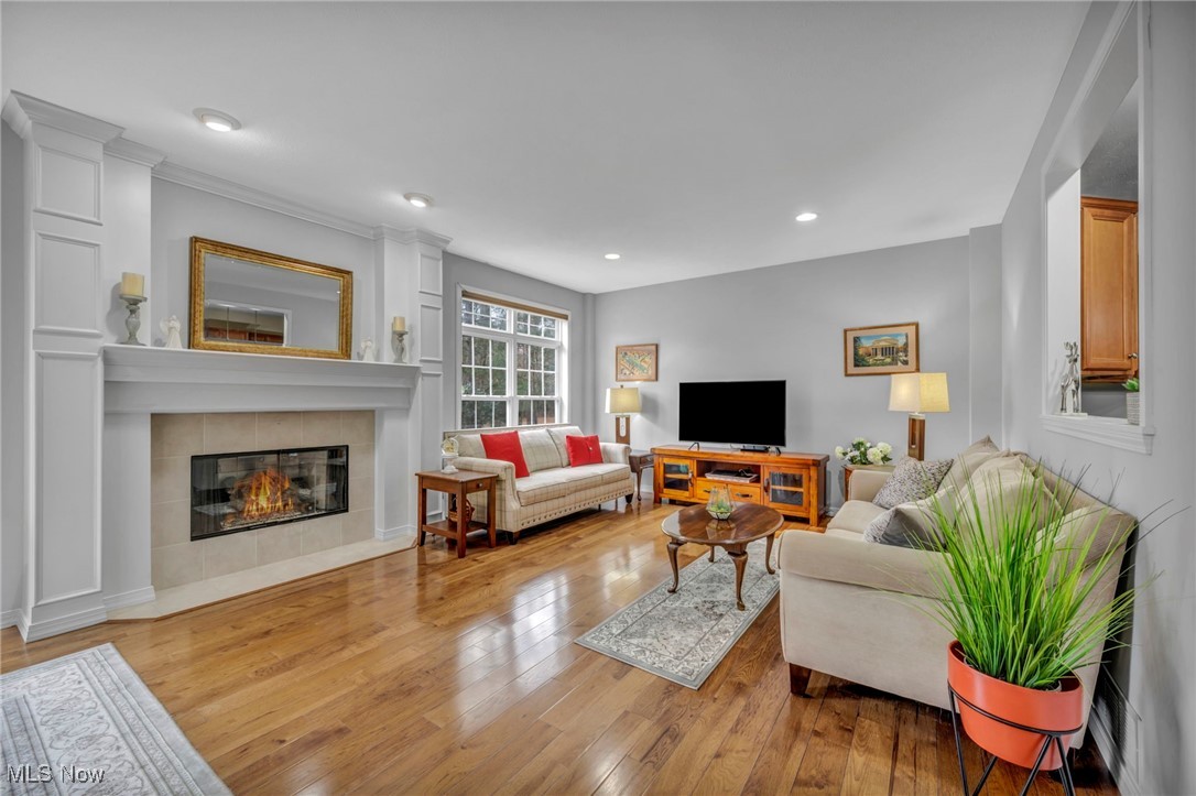 Vista Lago Condo - Residential