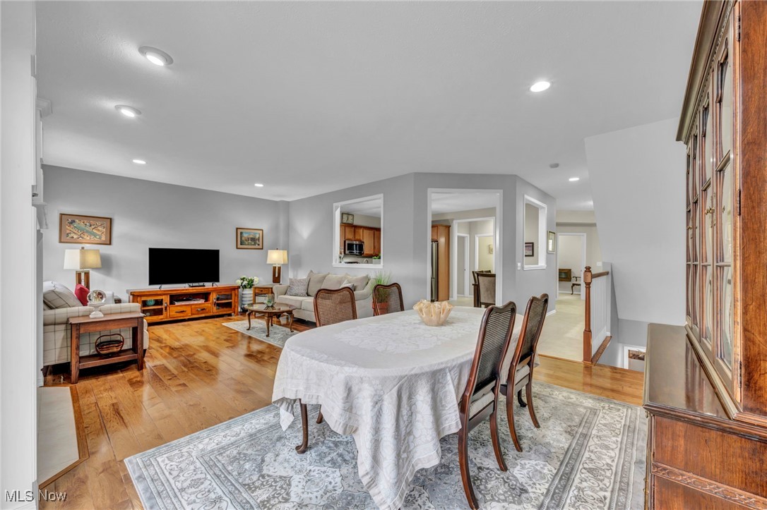 Vista Lago Condo - Residential