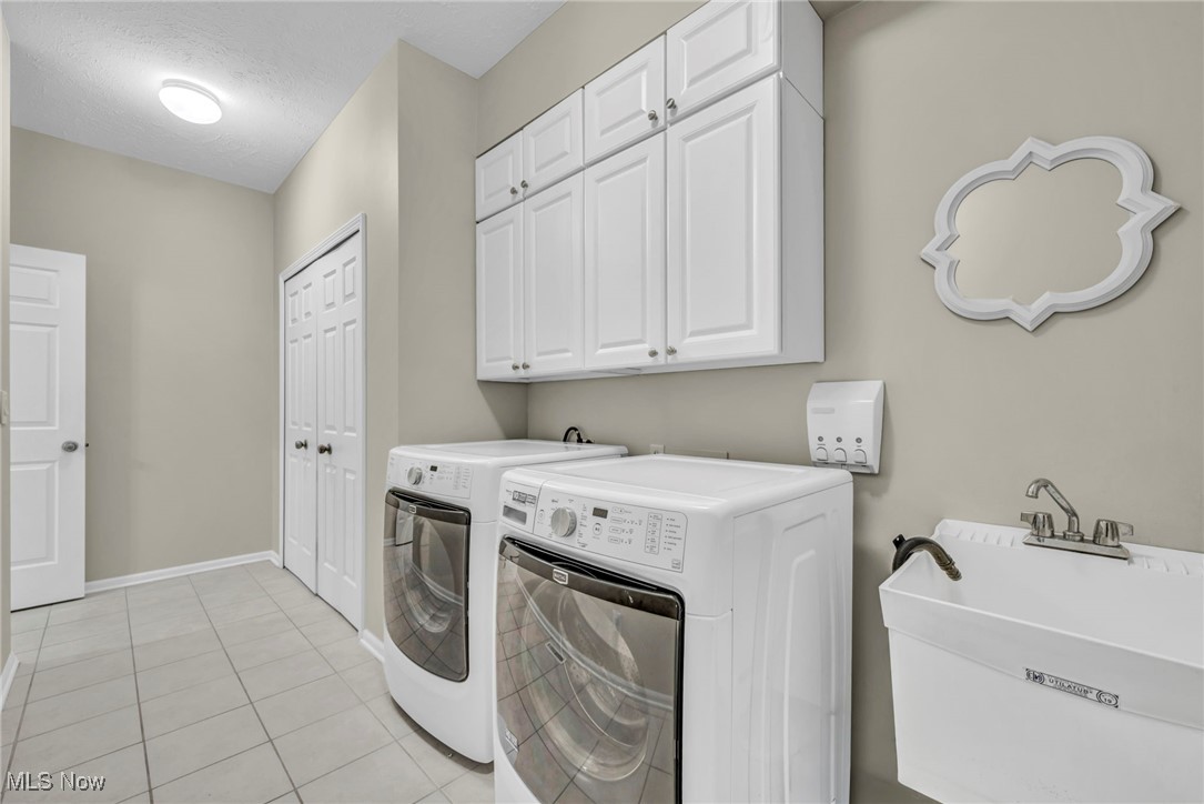 Vista Lago Condo - Residential