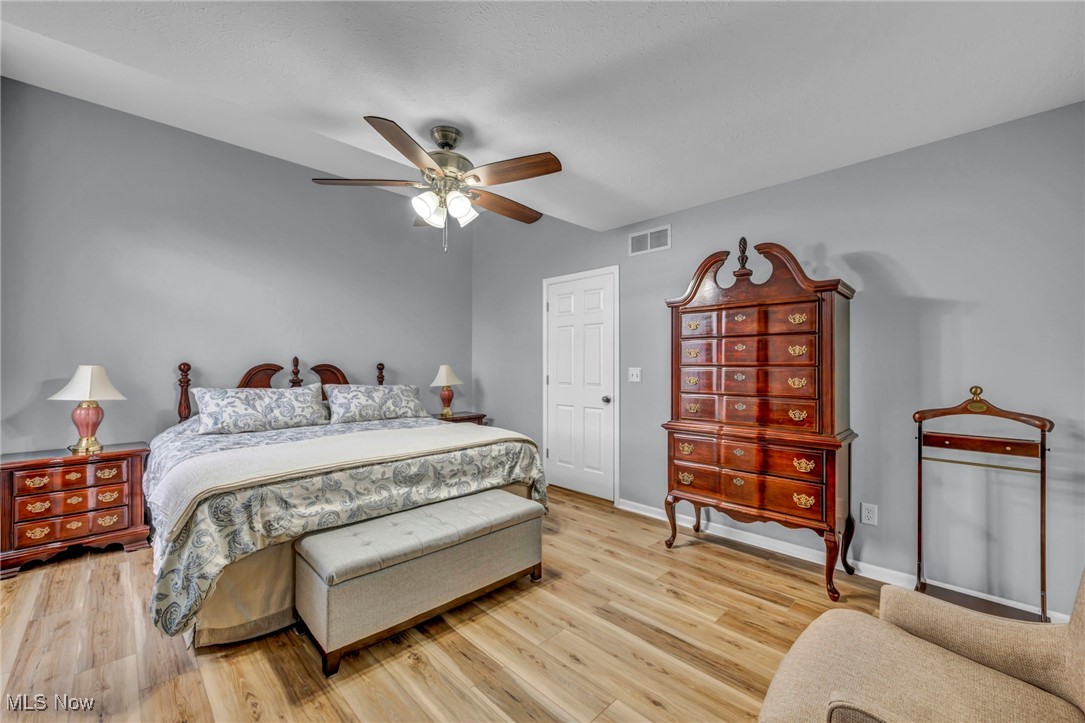 Vista Lago Condo - Residential