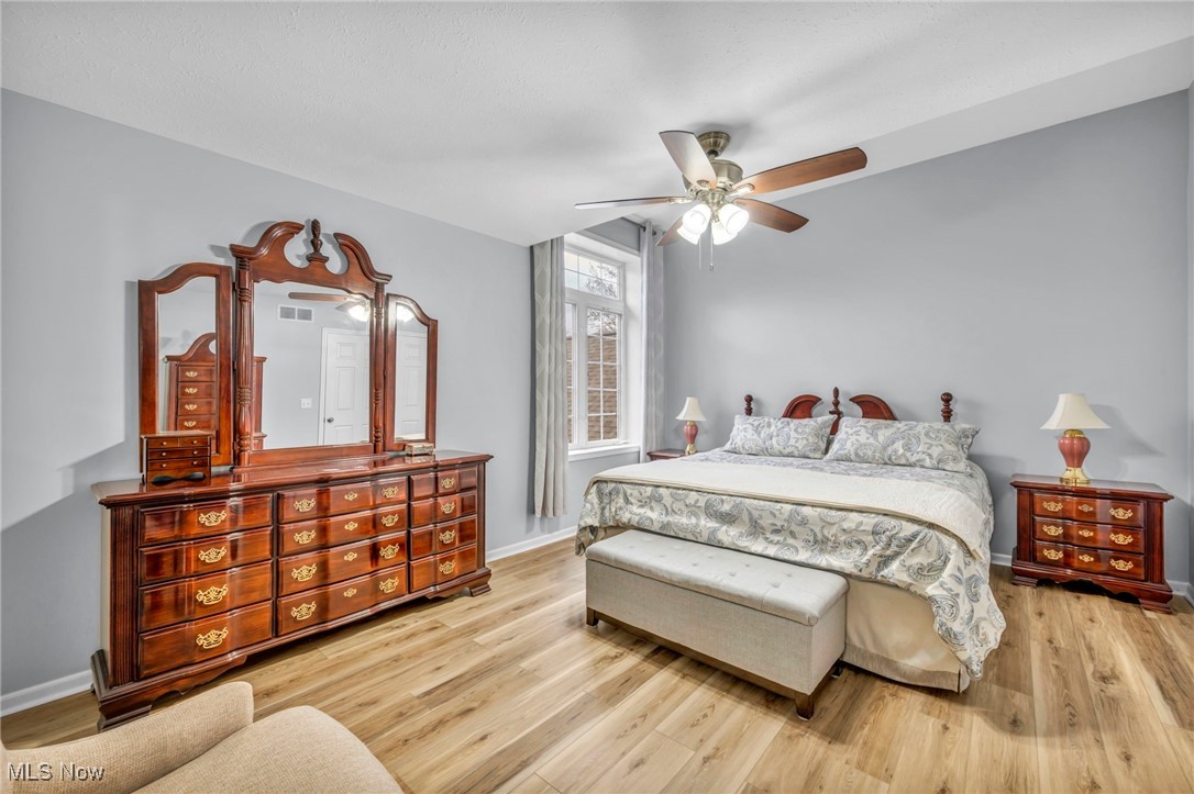 Vista Lago Condo - Residential