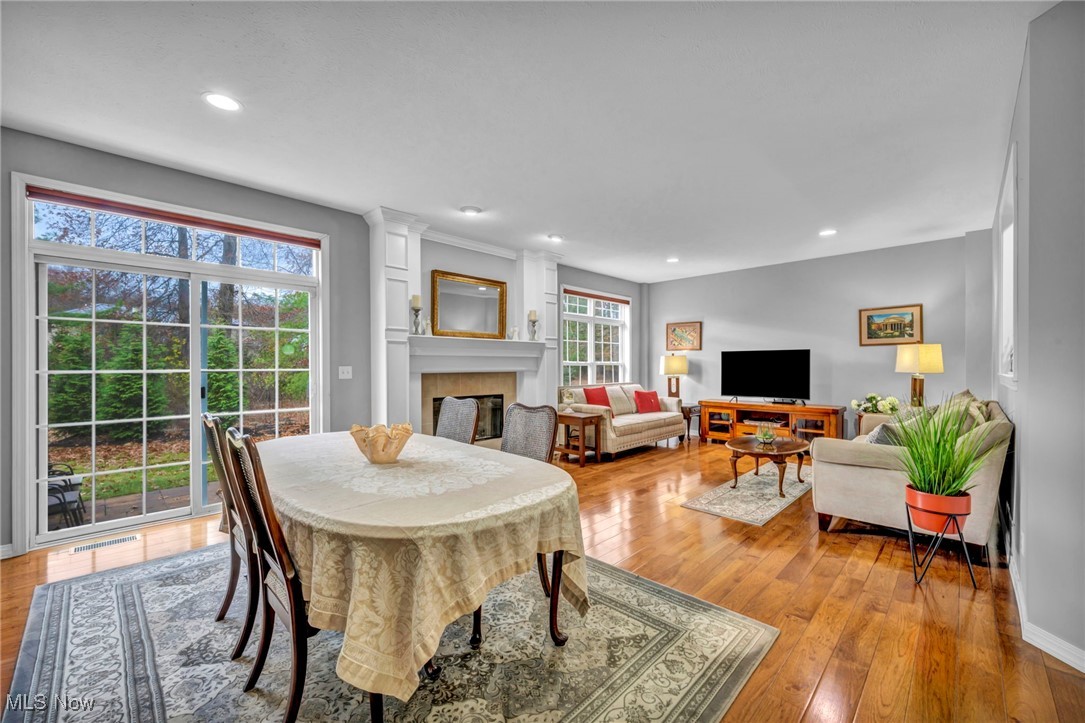 Vista Lago Condo - Residential